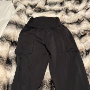 Paragon fitwear makes jogger size small